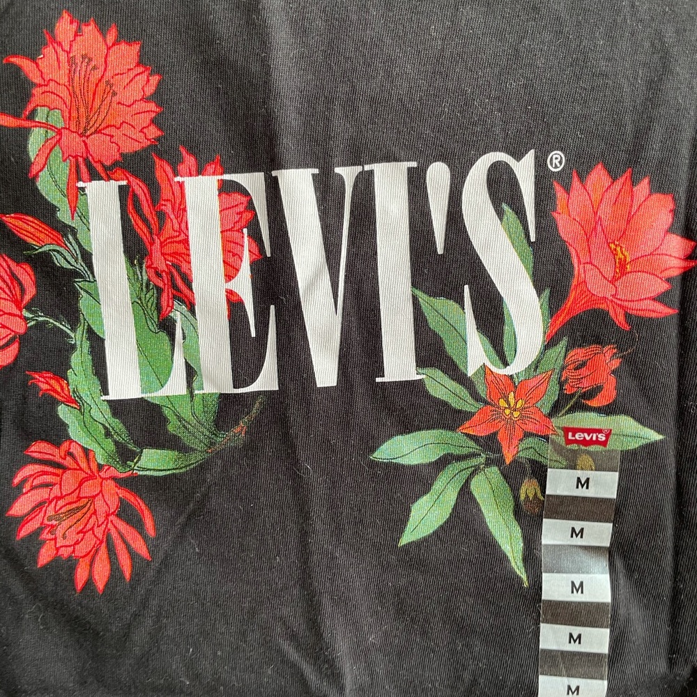 Levi’s T-shirt #NWT